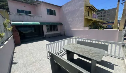 Casa para Venda em Itanhaém, Praia dos Sonhos, 5 dormitórios, 1 suíte, 4 banheiros, 6 vagas