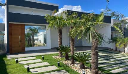 Linda Casa Condominio Fechado Lote 360 mts