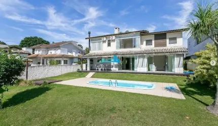 Casa em condomínio fechado com 4 quartos para alugar no Cacupé, Florianópolis  por R$ 13.000