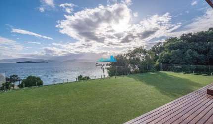 Casa em condomínio fechado com 5 quartos à venda no Sambaqui, Florianópolis  por R$ 5.990.000