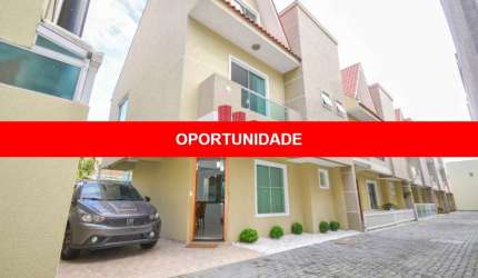 Sobrado em condomínio, com 3 quartos e 119m² construídos no bairro Portão