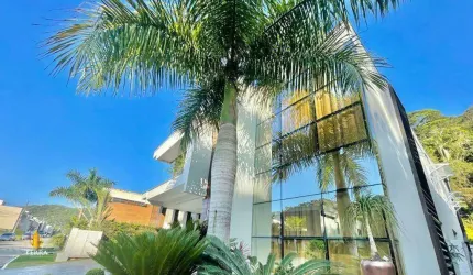 Casa a venda no Condomínio Costa Verde localizado no Bairro Fazenda em Itajaí.