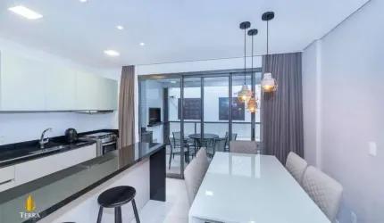 Apartamento finamente mobiliado e equipado no Centro de Bombinhas apenas 100 metros do mar