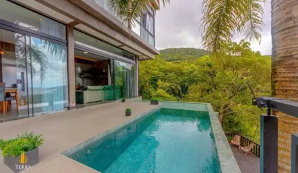 Casa de luxo a venda localizado no bairro Taquaras em Balneário Camboriú.
