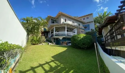 Casa a venda localizada no bairro Cabeçudas em Itajaí.
