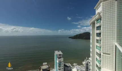 Apartamento a venda no Edifício Villa Serena no Centro em Balneário Camboriú.