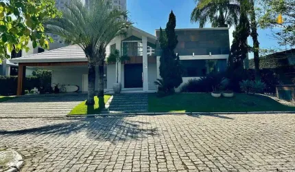 Casa alto padrão a venda no Condomínio Horizontal Praia Brava na Praia Brava em Itajaí.