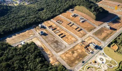 Terreno à venda no Colinas de Camboriú Village em Camboriú