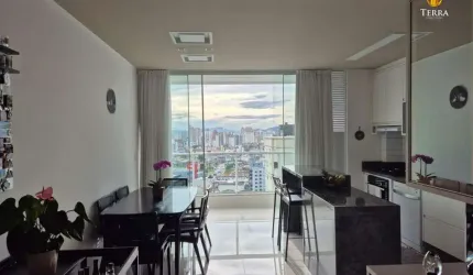 Apartamento à venda no Edifício Porto Januária em Itajaí