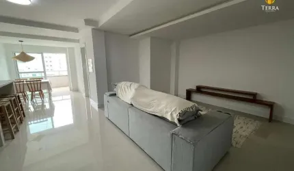 Apartamento duplex mobiliado para locação no Edifício Emerald localizado na Praia Brava em Itajaí.