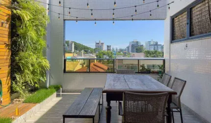 Apartamento Duplex à Venda no Edifício Reis Village, Praia dos Amores, Balneário Camboriú.