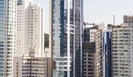 Apartamento Frente Mar à venda no Edifício Sky Tower em Balneário Camboriú