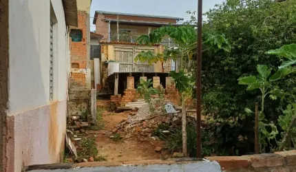 Casa em bairro nobre pra venda