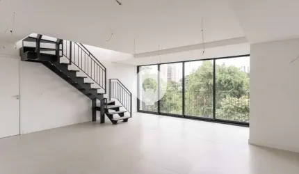Cobertura duplex à venda no Mossunguê - 236m², vista deslumbrante, elevador nos dois pavimentos