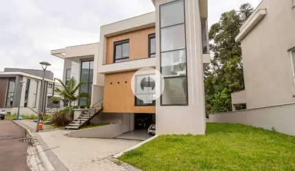 Casa Novíssima à Venda em Condomínio no Campo Comprido!