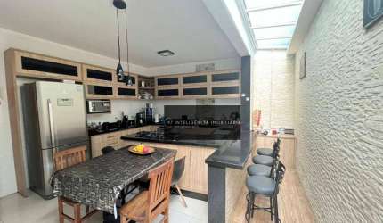 Maravilhoso Sobrado com 03 suites + 04 vagas com móveis planejados em todos os ambientes na Vila Gomes Cardim !!!