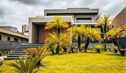 CASA MODERNA, 04 QUARTOS, Á VENDA EM ALPHAVILLE LAGOA DOS INGLESES.