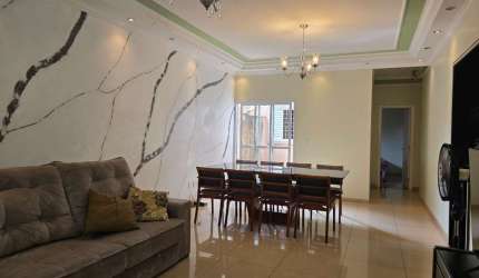 Confortável casa tipo para venda com 3 quartos, sendo 1 suíte, 207m²