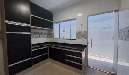 Espetacular casa tipo para venda com 2 quartos, sendo 1 suíte, 103m²