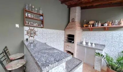 Sensacional casa tipo para venda com 3 quartos, sendo 1 suíte, 211m²