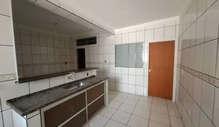 Aconchegante casa tipo para venda com 2 quartos, 129m²