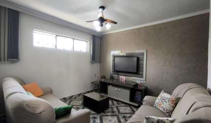 Confortável casa tipo para venda com 2 quartos, 101m²