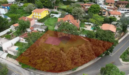 Terreno de 1.015 m² em bairro residencial, próximo a Lucas Nogueira Garcez em Atibaia