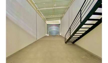 Ponto Comercial Espaçoso no Centro de Atibaia: Ideal para Negócios em Destaque
