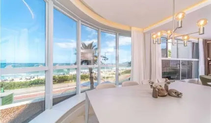 Apartamento alto padrão para venda na Praia Brava