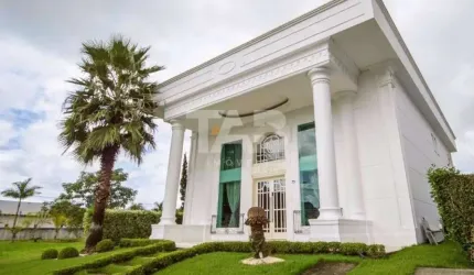 Casa para venda em condomínio fechado na Praia Brava