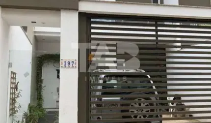 Sobrado Triplex com 3 suítes - Praia dos Amores/BC