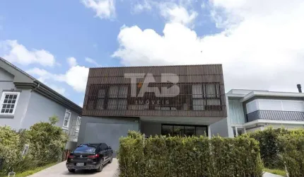 Casa à Venda no Condomínio Vila Rica