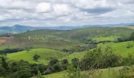 Fazenda / Sítios / Chácaras com 4 quartos à venda em Seritinga