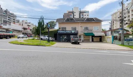 Loja / Salão / Ponto Comercial à venda em Curitiba