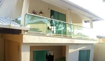 Casa com 4 quartos à venda em Contagem