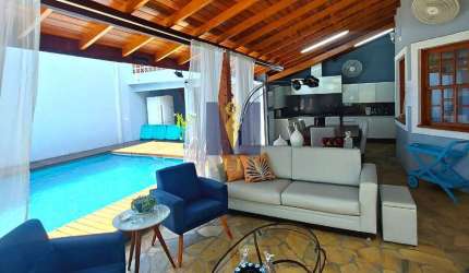 Casa à venda no bairro Pereque Mirim - Ubatuba/SP