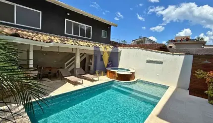 Casa de Alto Padrão com 4 Suítes e Área de Lazer Completa – Praia do Lázaro, Ubatuba