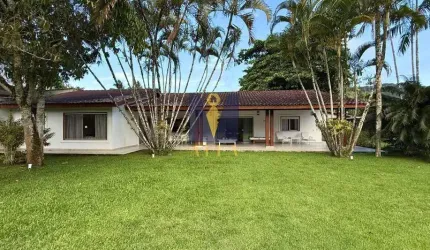 Casa mais de mil m² de terreno na Praia do Lázaro, Ubatuba/SP