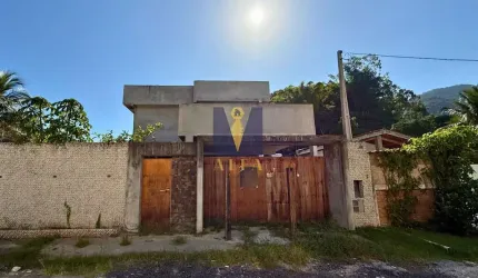 Casa em construção à venda na Praia das Toninhas, Ubatuba/SP