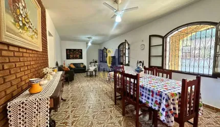 Casa à venda no bairro Enseada - Ubatuba/SP