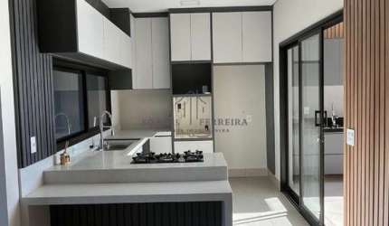 Casa térrea 3 dormitórios, sendo 1 suíte, área gourmet, piscina. Planejados em toda a casa no condomínio fechado Indaiatuba SP, com 3