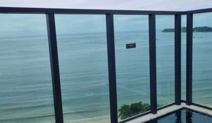 Apartamento com Vista Mar, Pronto para Morar com 03 Dormitórios na Praia de Armação.