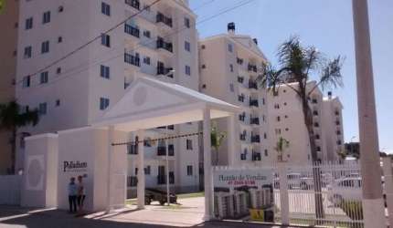 Apartamento com 02 Dormitórios no Centro de Penha a 700 metros da Praia
