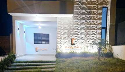 Casa com suíte e 03 dormitórios no Condomínio Horto Florestal
