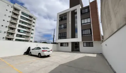 APARTAMENTO TÉRREO TOTALMENTE MOBILIADO NO CENTRO DE CAMBORIÚ