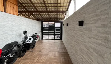 Sobrado com fino acabamento e semi mobiliado