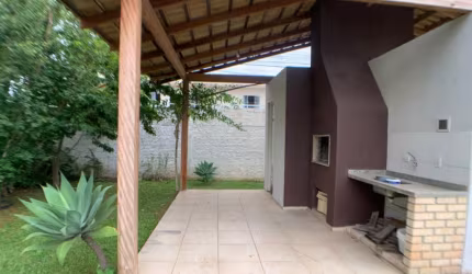 Casa 02 quartos, condominio fechado.