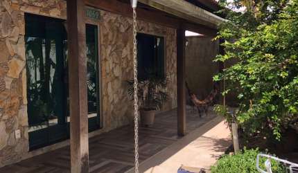 AMPLA CASA NO BAIRRO IATE CLUBE EM BALNEÁRIO CAMBORIÚ