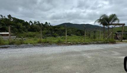 TERRENO NA ÁREA RURAL DO BRAÇO EM CAMBORIÚ