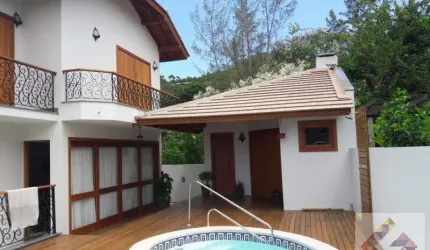 Casa para Venda em Garopaba, Centro, 4 dormitórios, 4 suítes, 6 banheiros, 3 vagas